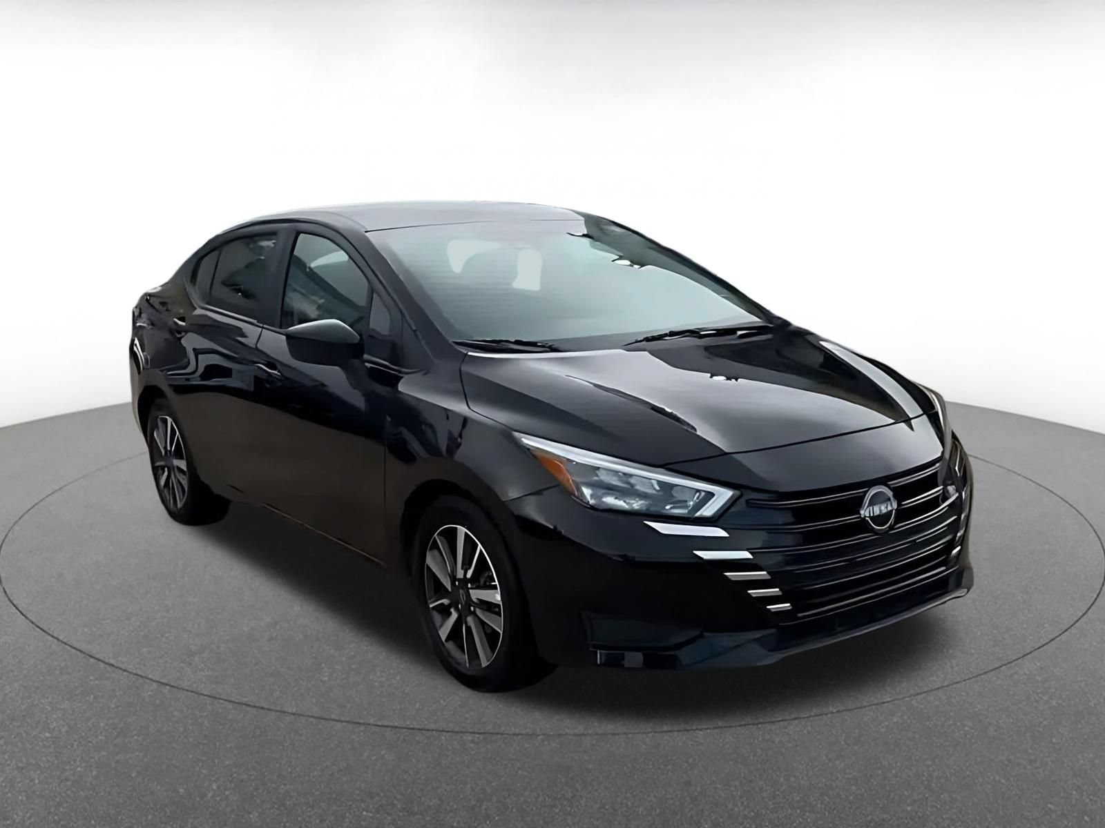 Used 2025 Nissan Versa SV FWD image 2