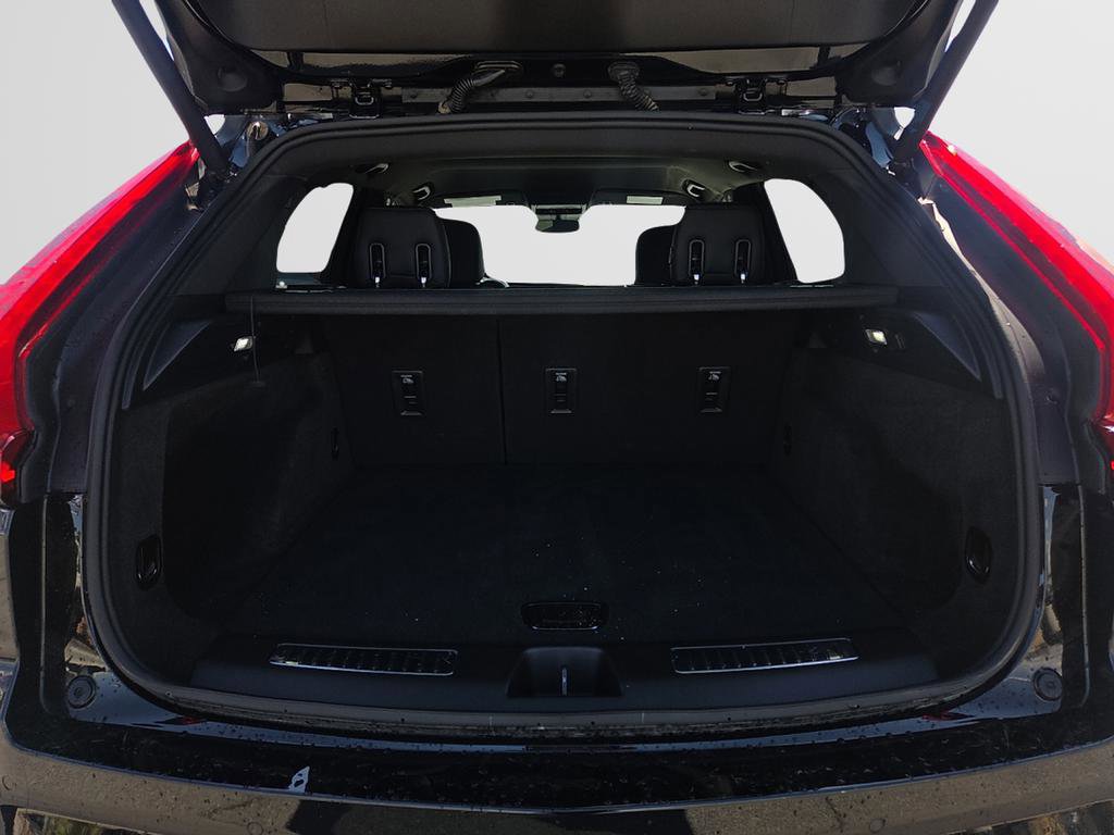 Used 2025 Cadillac XT4 Premium Luxury FWD image 7