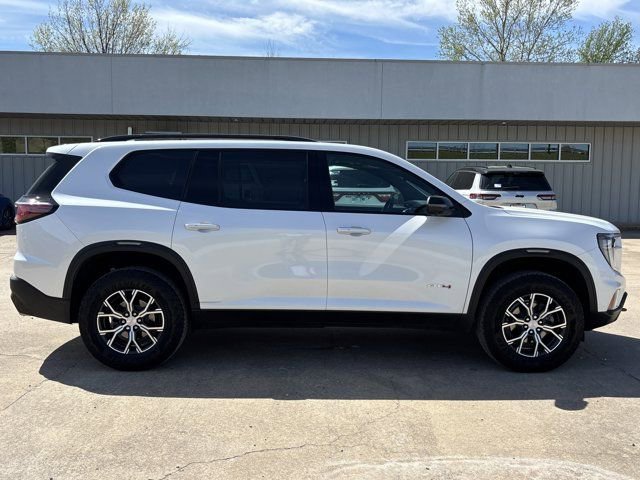Used 2025 GMC Acadia AT4 image 2