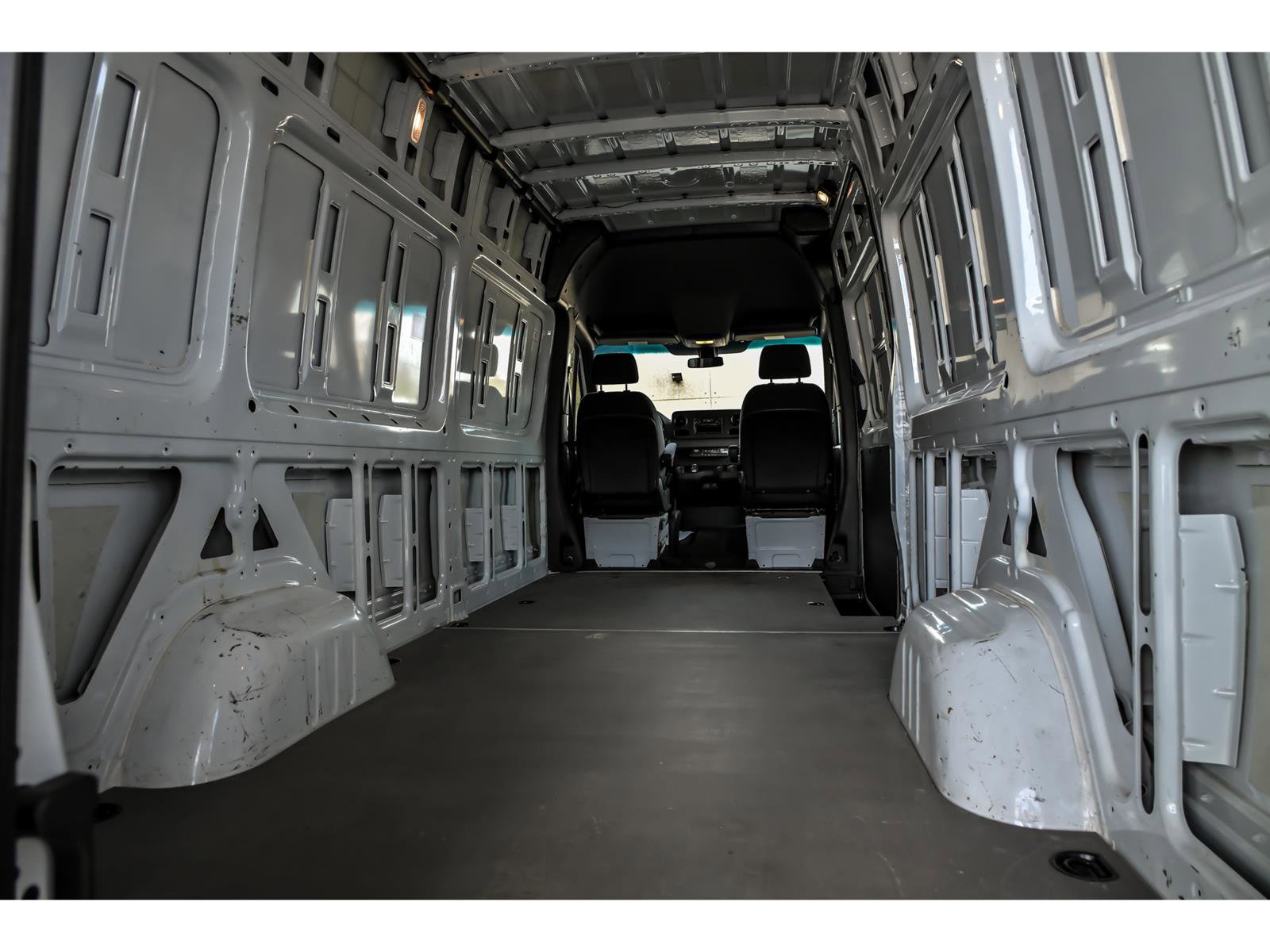 Used 2023 Mercedes-Benz Sprinter 2500 image 6