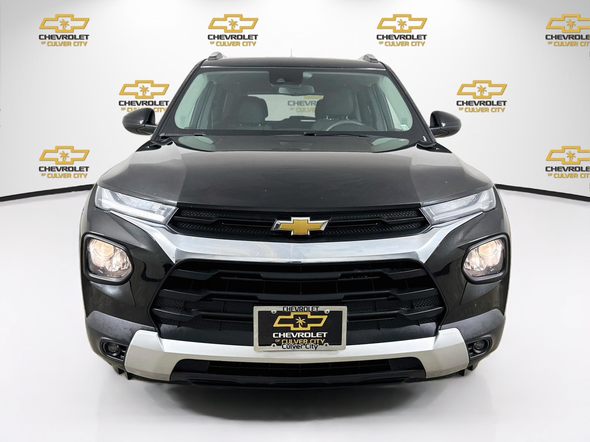 Used 2021 Chevrolet TrailBlazer LT w/ Driver Confidence Package FWD image 2