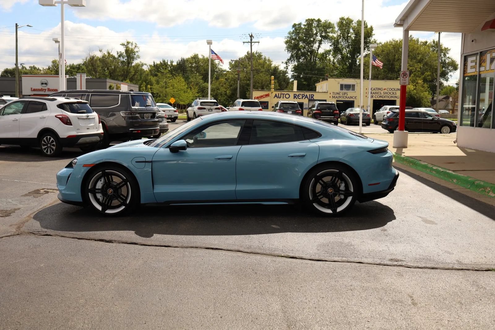Used 2024 Porsche Taycan 4S AWD/4WD image 8