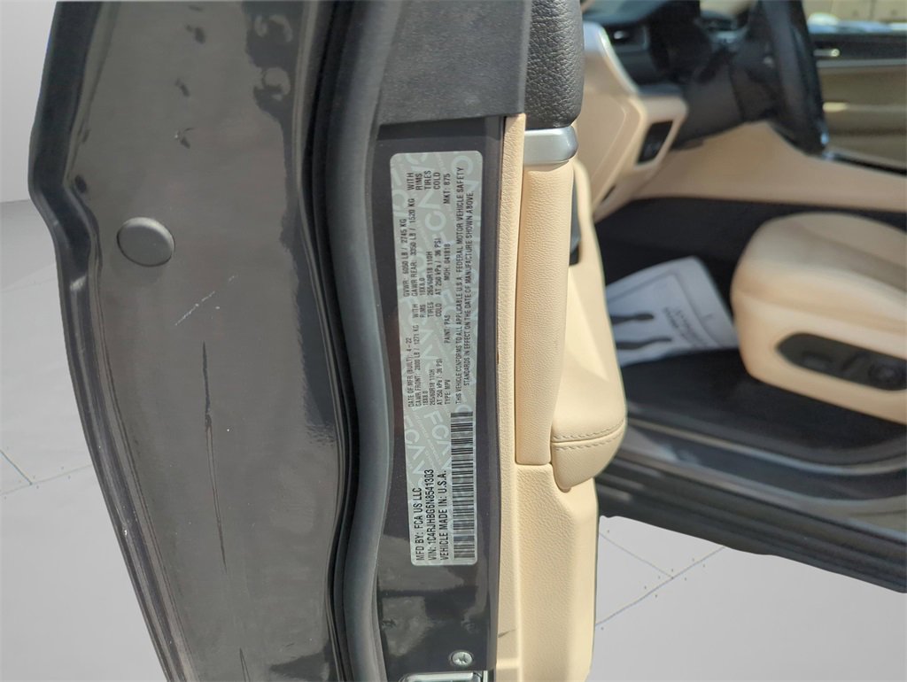 Used 2022 Jeep Grand Cherokee Limited image 47