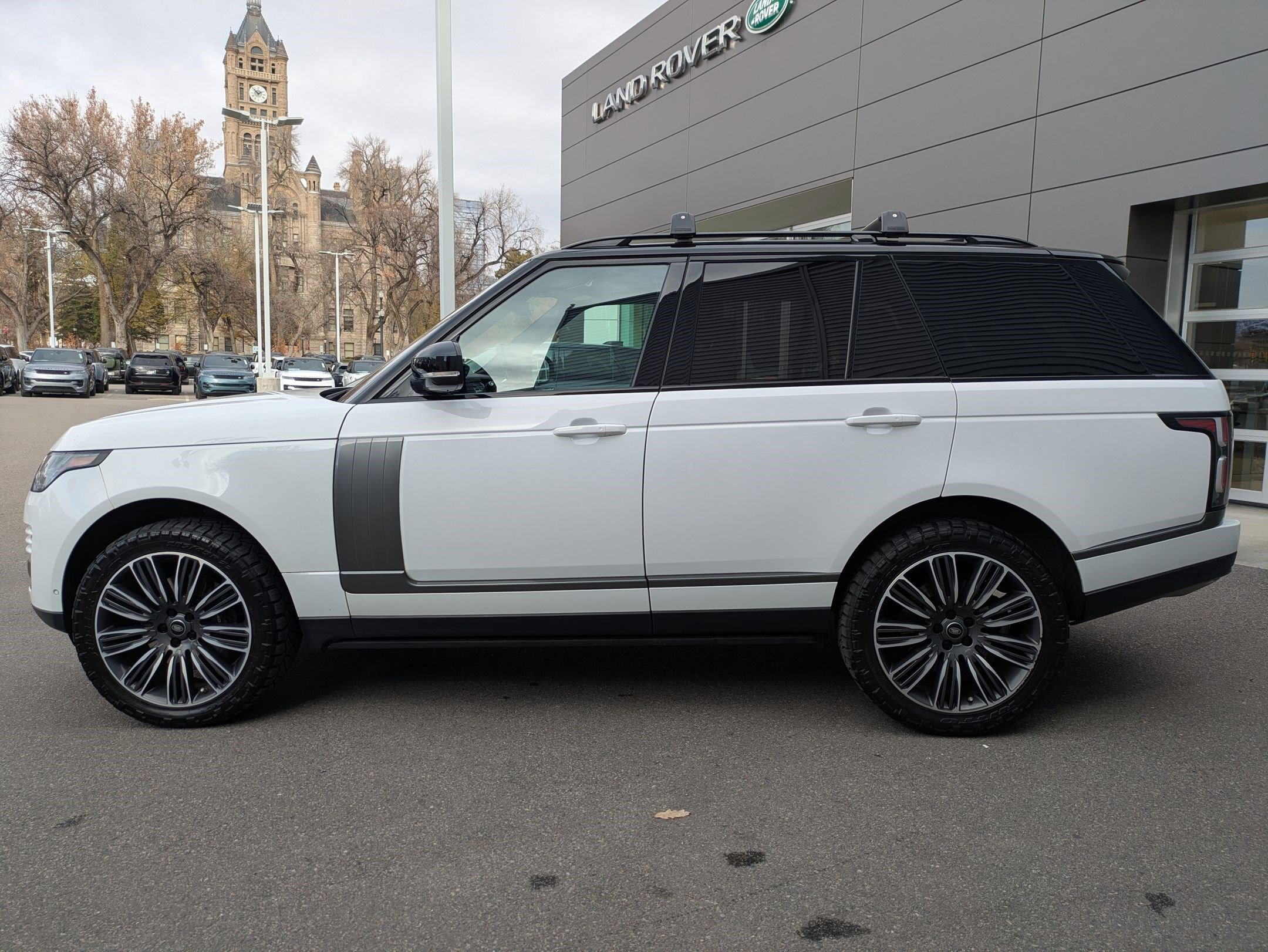 Used 2018 Land Rover Range Rover HSE image 9
