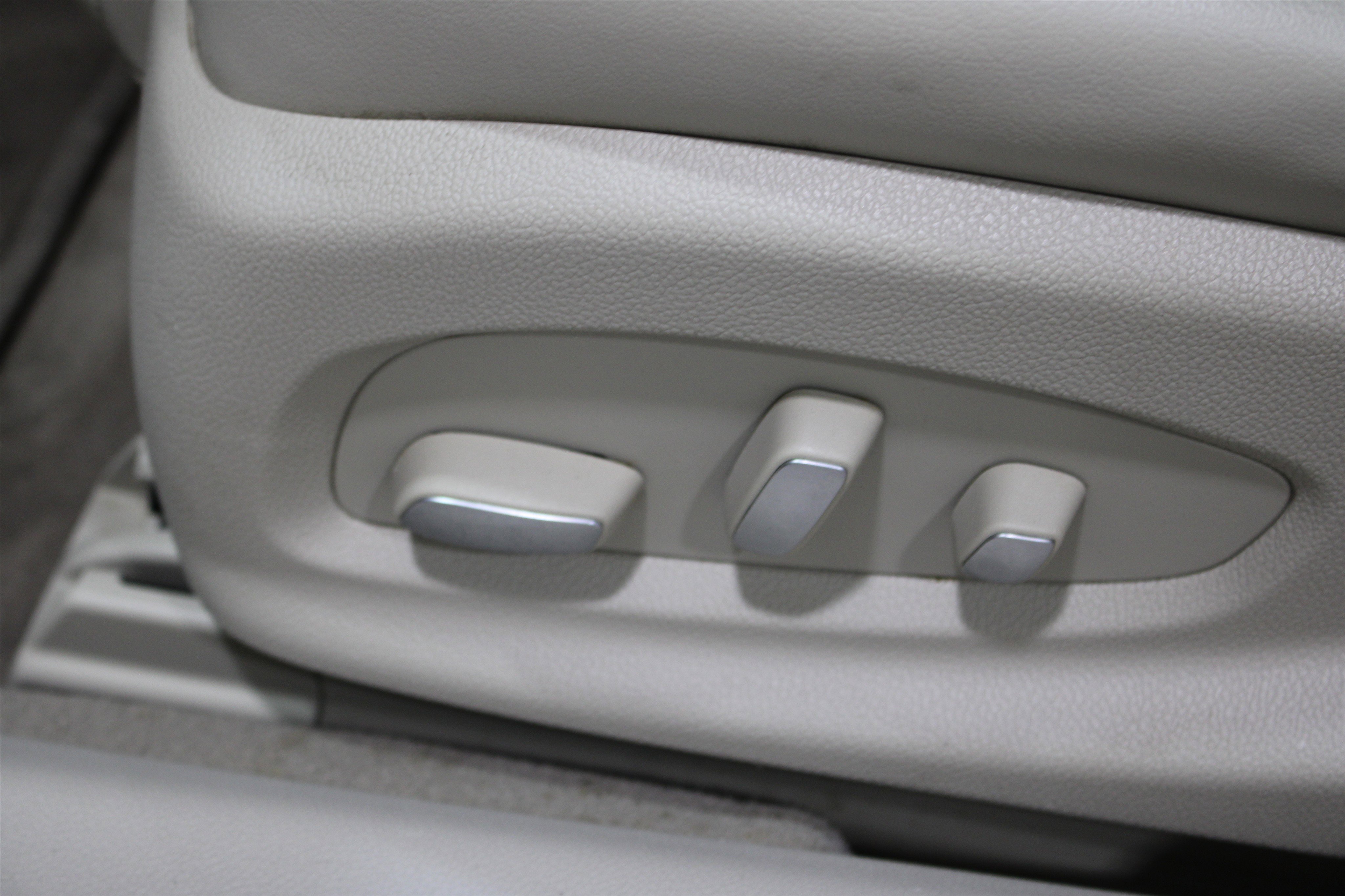 Used 2016 Cadillac XTS Luxury w/ Driver Awareness Package image 5