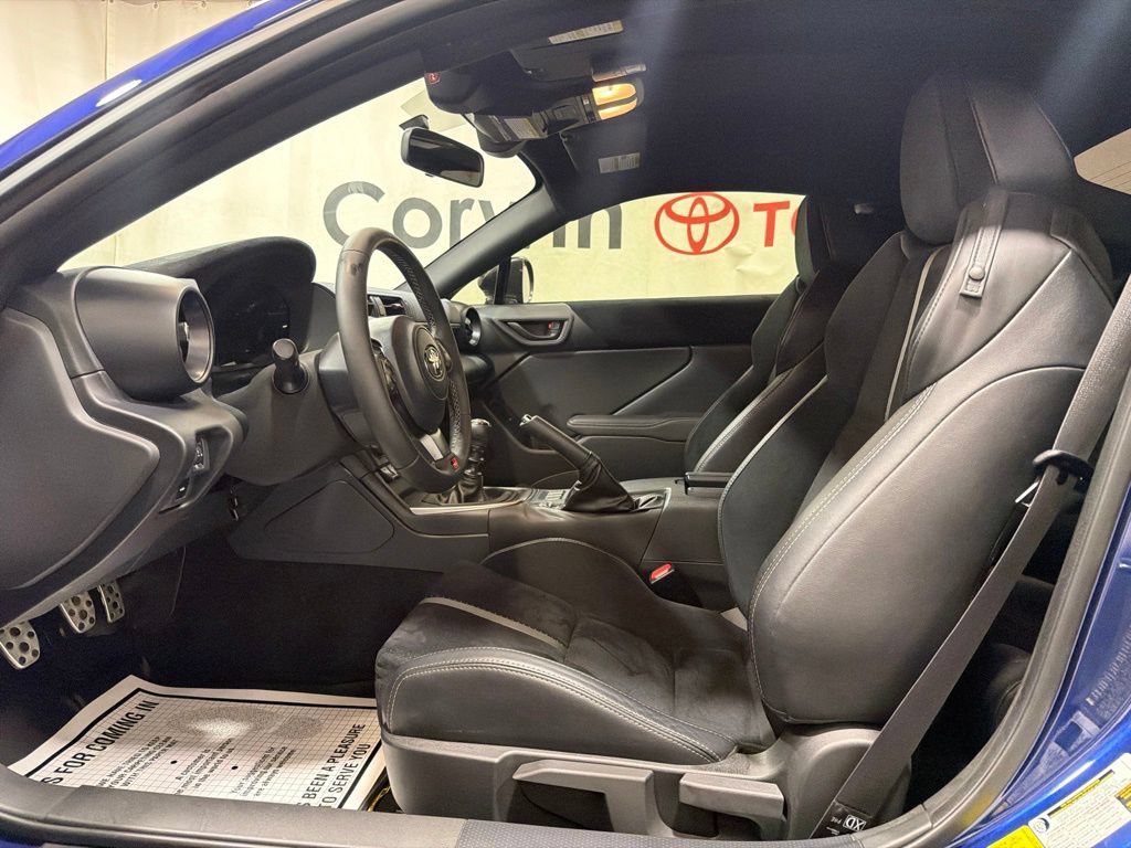 Used 2025 Toyota GR86 Premium RWD image 18