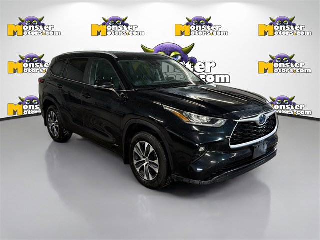 Used 2023 Toyota Highlander XLE image 3