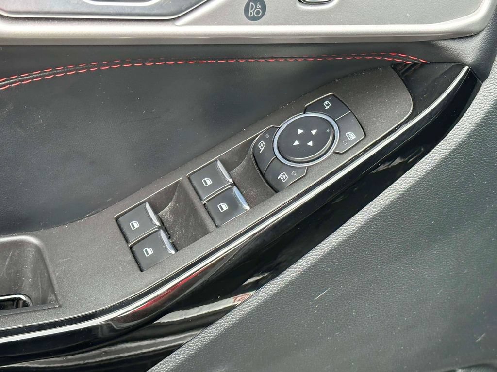 Used 2023 Ford Explorer ST-Line AWD/4WD image 18