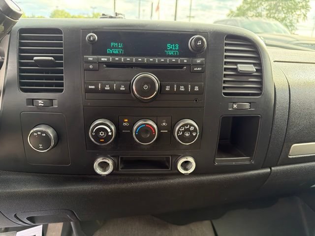 Used 2008 Chevrolet Silverado 2500 LT w/ EZ-Lift Tailgate Package AWD/4WD image 18