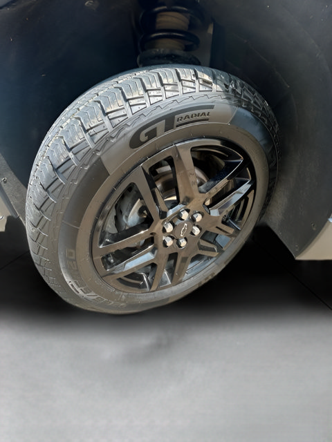 Used 2019 Chevrolet Traverse LT w/ LPO, 'HIT The Road' Package AWD/4WD image 29