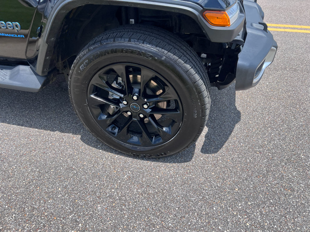 Certified 2025 Jeep Wrangler Unlimited Sahara AWD/4WD image 10