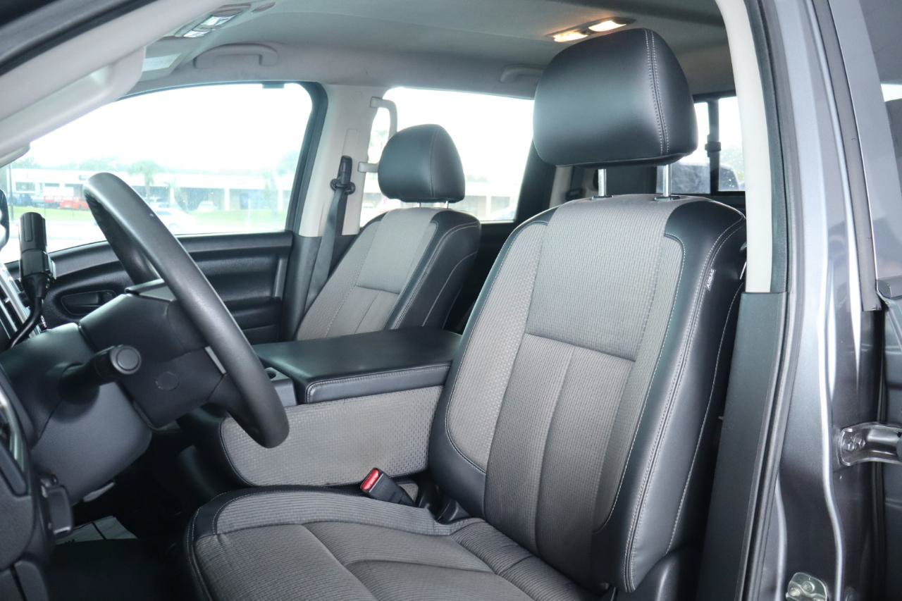 Used 2017 Nissan Titan S AWD/4WD image 16
