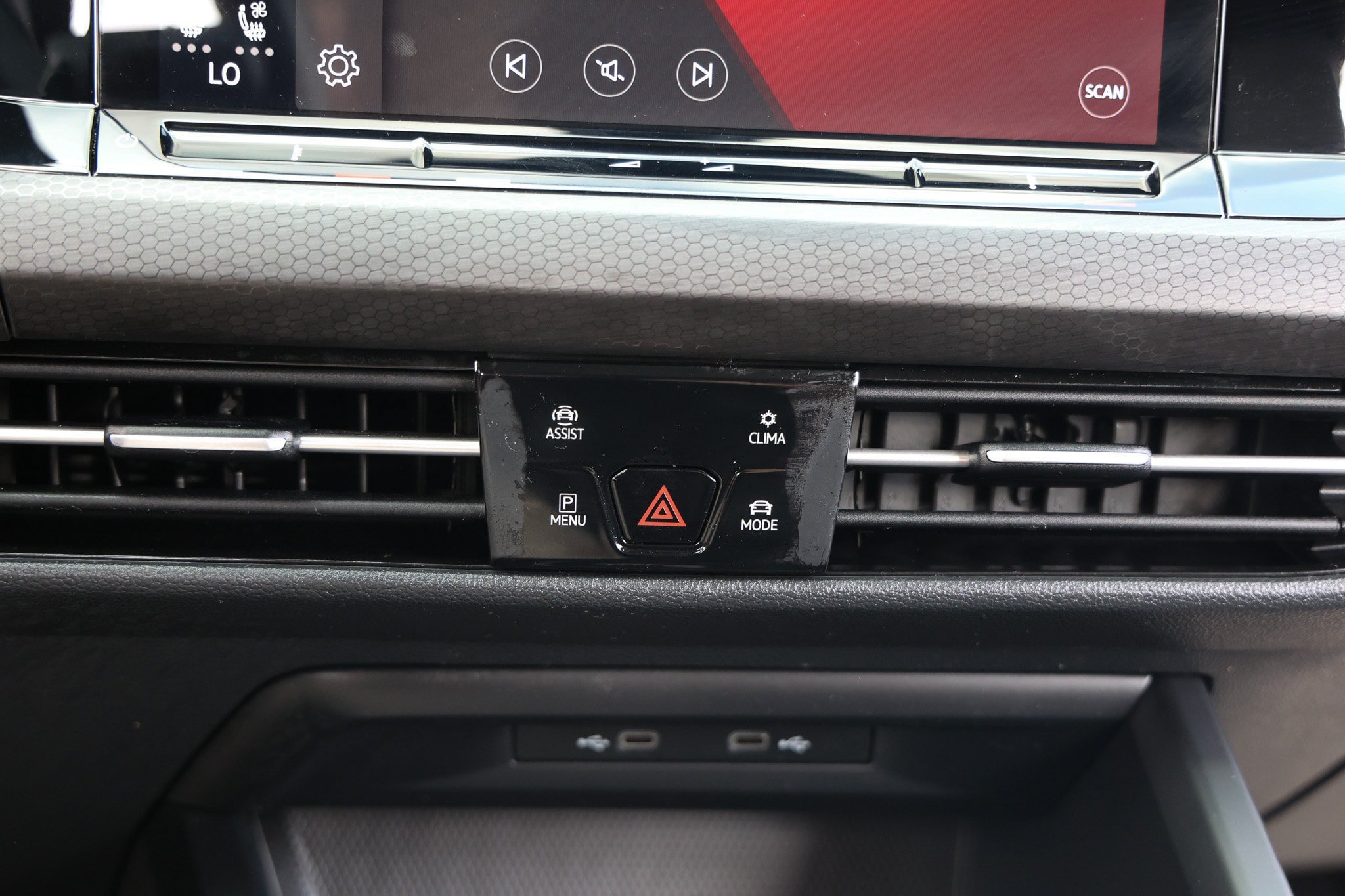 Used 2022 Volkswagen GTI SE FWD image 35