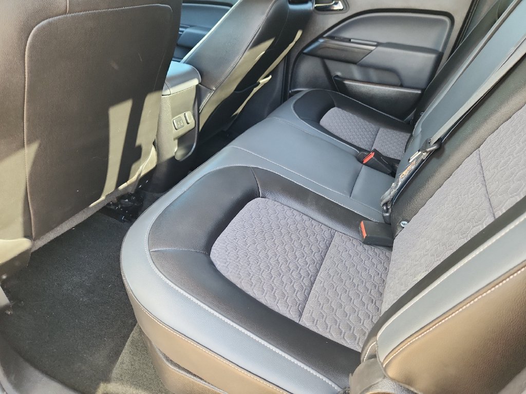 Used 2017 Chevrolet Colorado Z71 AWD/4WD image 10