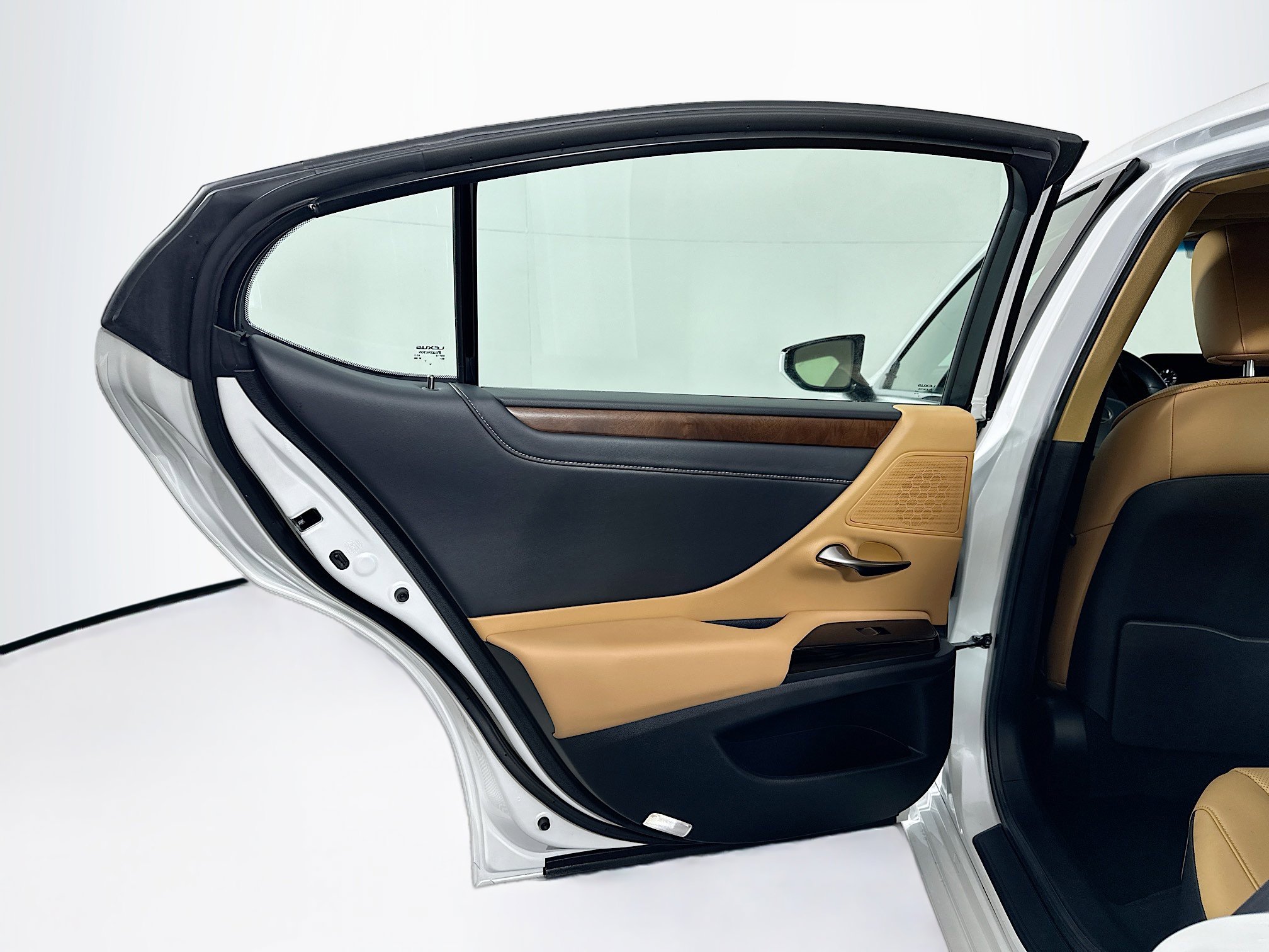 Used 2025 Lexus ES 350 w/ Premium Package image 26