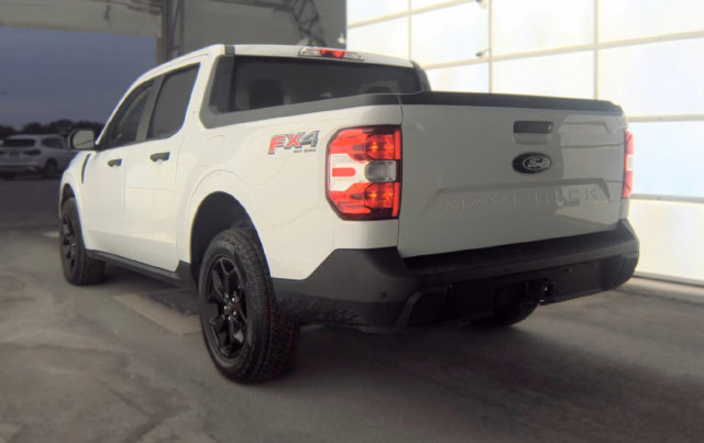 Used 2025 Ford Maverick XLT w/ XLT Luxury Package AWD/4WD image 4