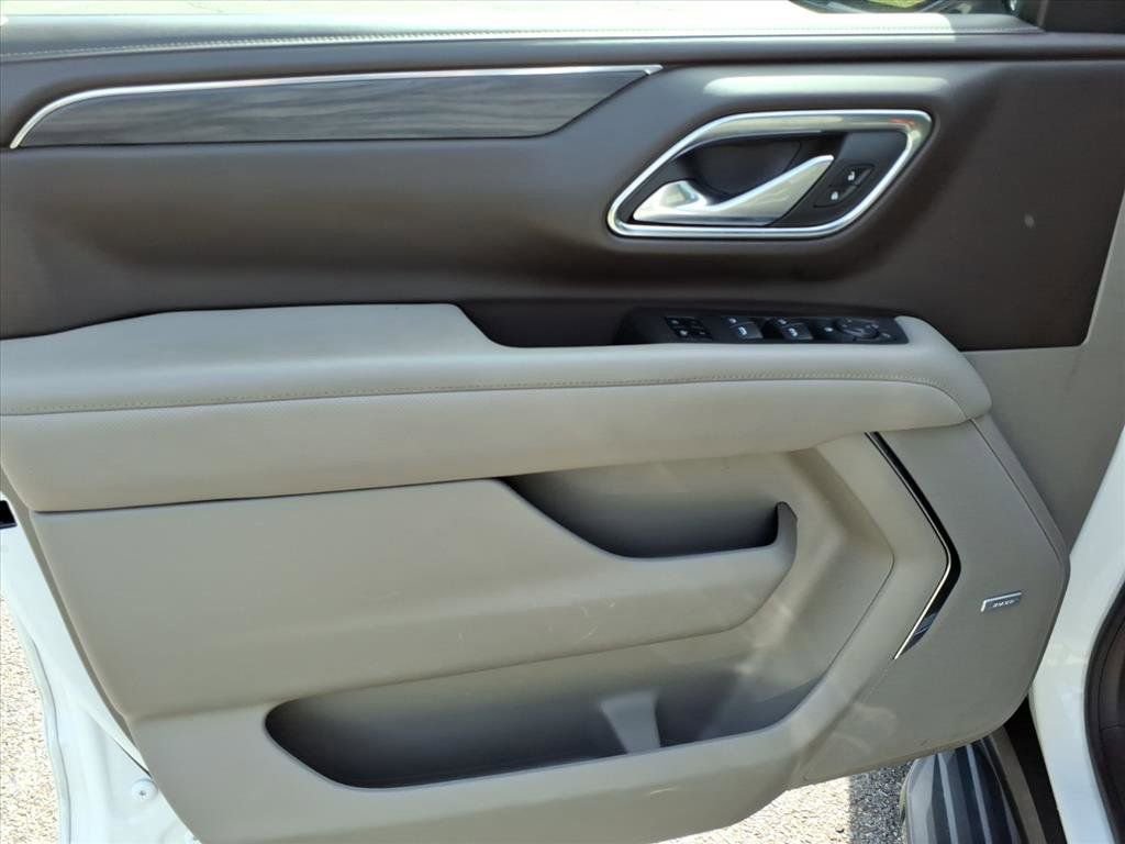 Used 2024 GMC Yukon SLT AWD/4WD image 22