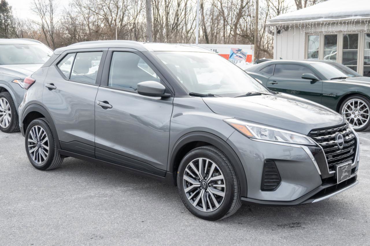 Used 2024 Nissan Kicks SV FWD image 4
