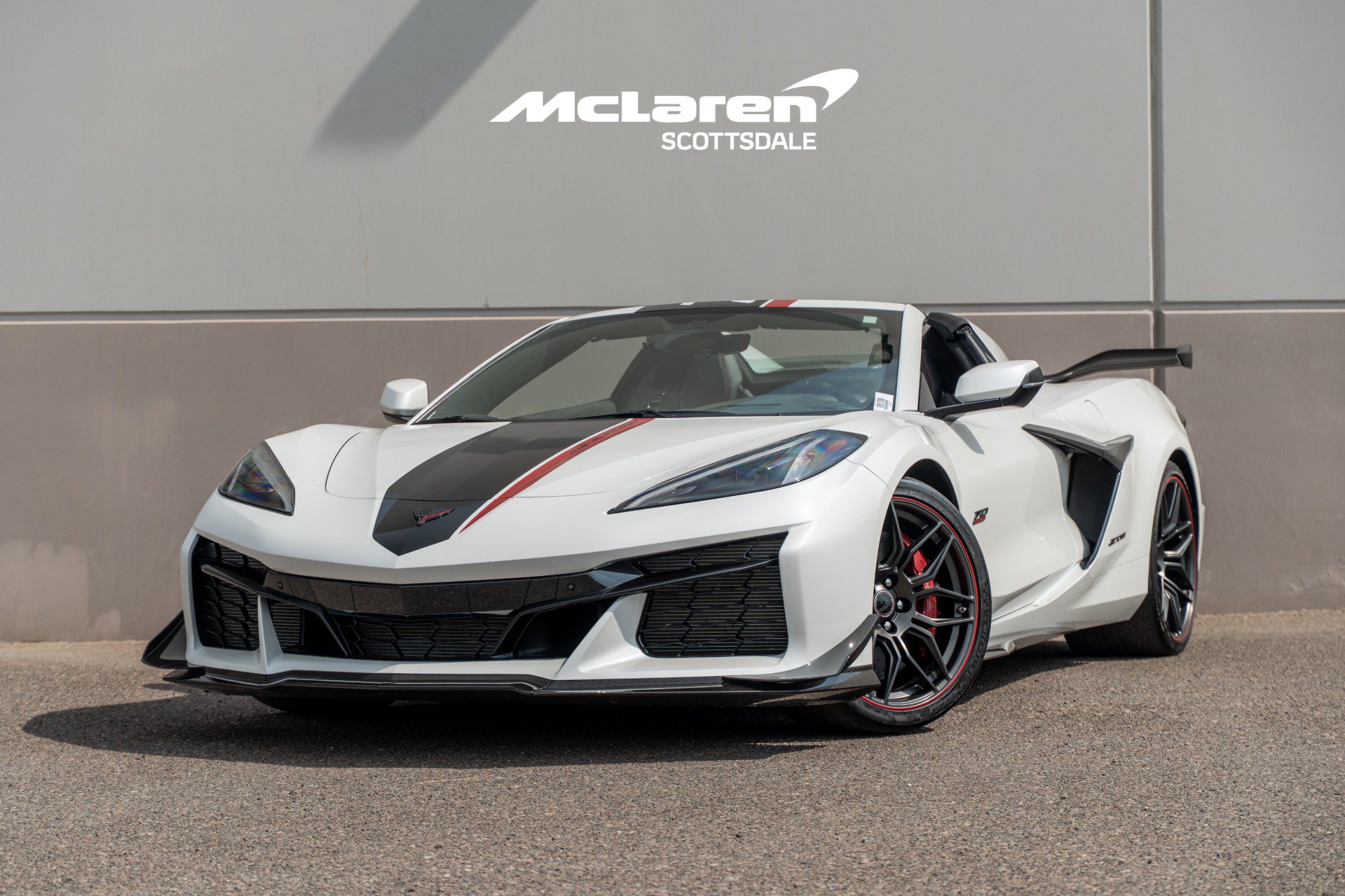 Used 2023 Chevrolet Corvette Z06 w/ Z07 Performance Package RWD image 2