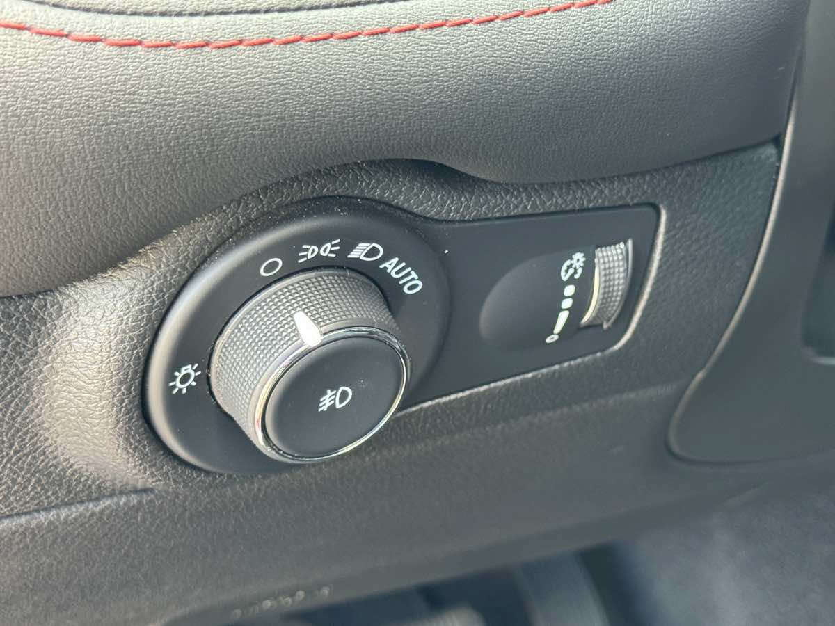 Used 2023 Dodge Durango GT RWD image 30