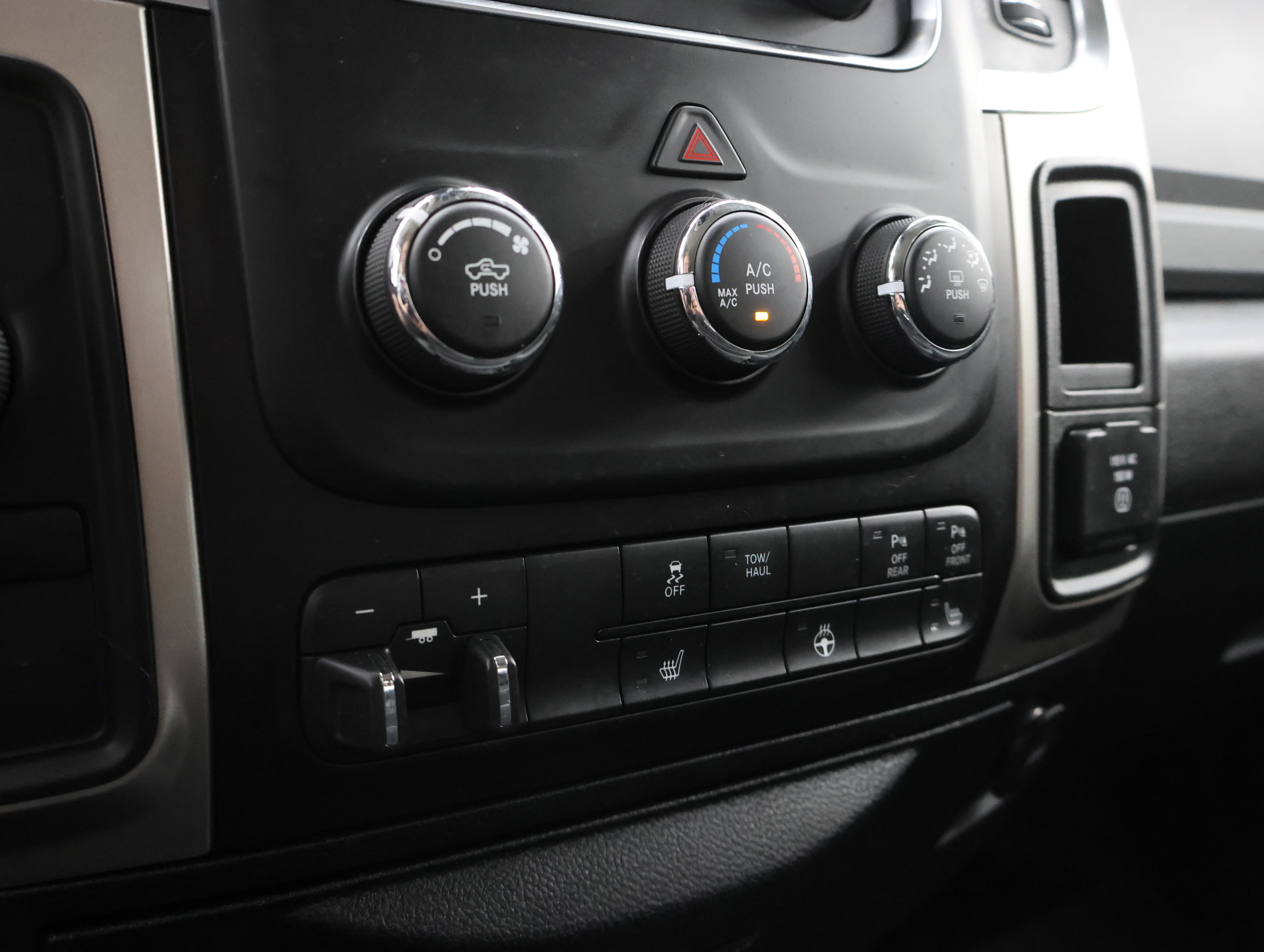 Used 2018 RAM 2500 Big Horn AWD/4WD image 44