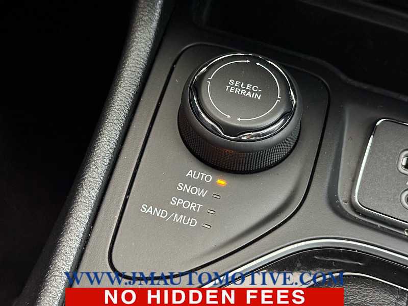 Used 2019 Jeep Cherokee Limited image 38