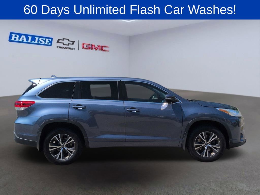Used 2017 Toyota Highlander Plus AWD/4WD image 2