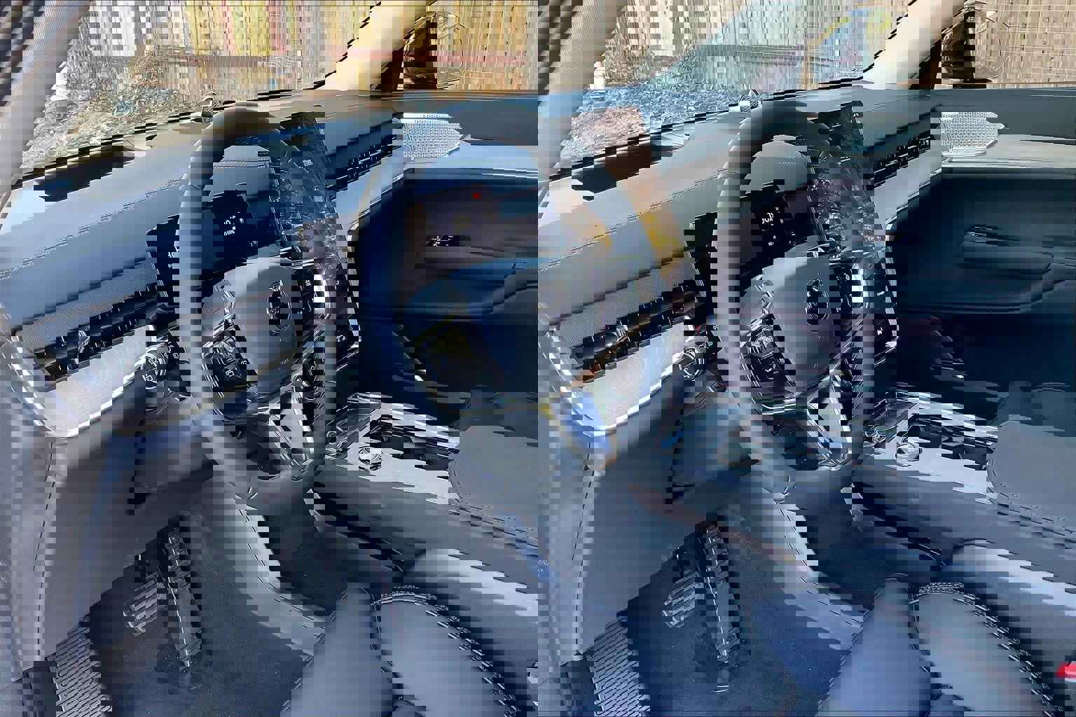 New 2025 Volvo EX90 Ultra w/ Protection Package Premier image 8