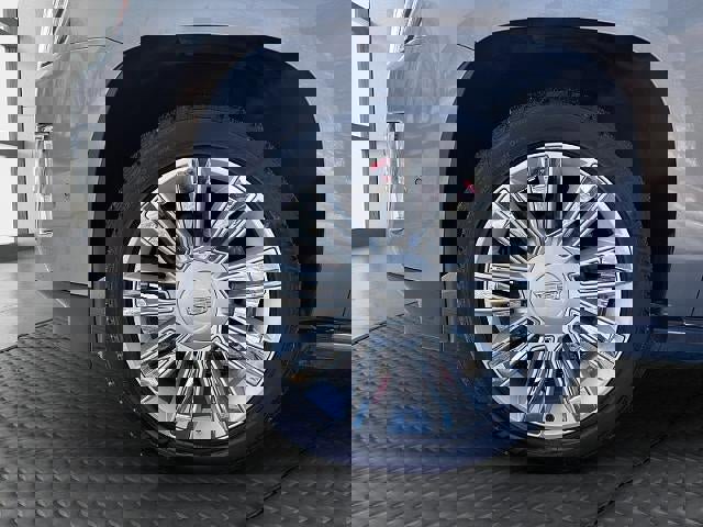 Used 2017 Cadillac Escalade ESV Platinum image 10