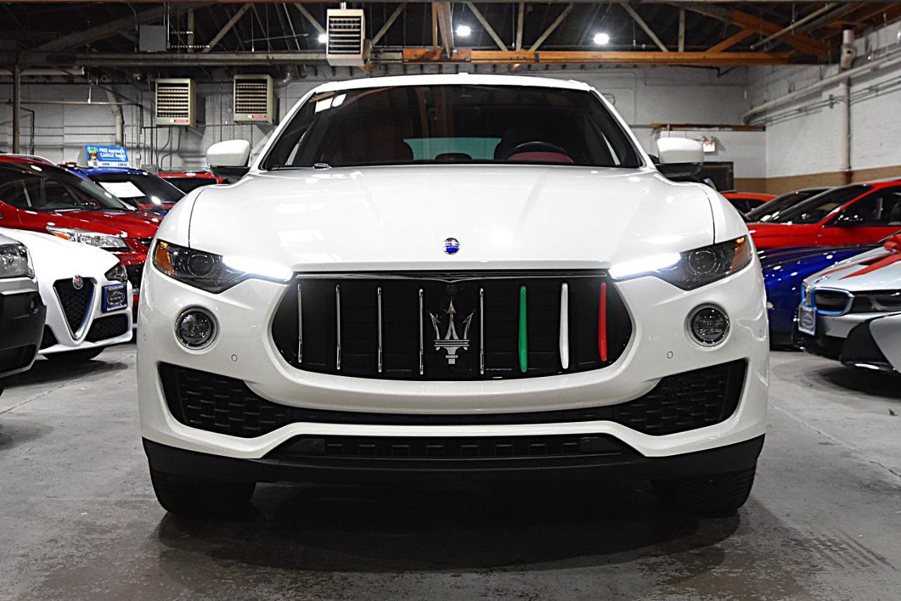 Used 2018 Maserati Levante AWD/4WD image 2