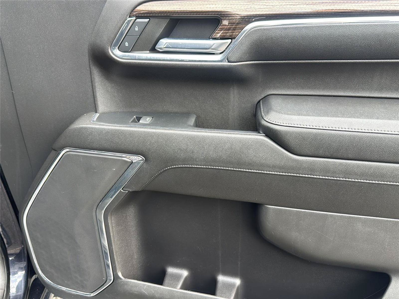 Used 2023 Chevrolet Silverado 1500 LT AWD/4WD image 28