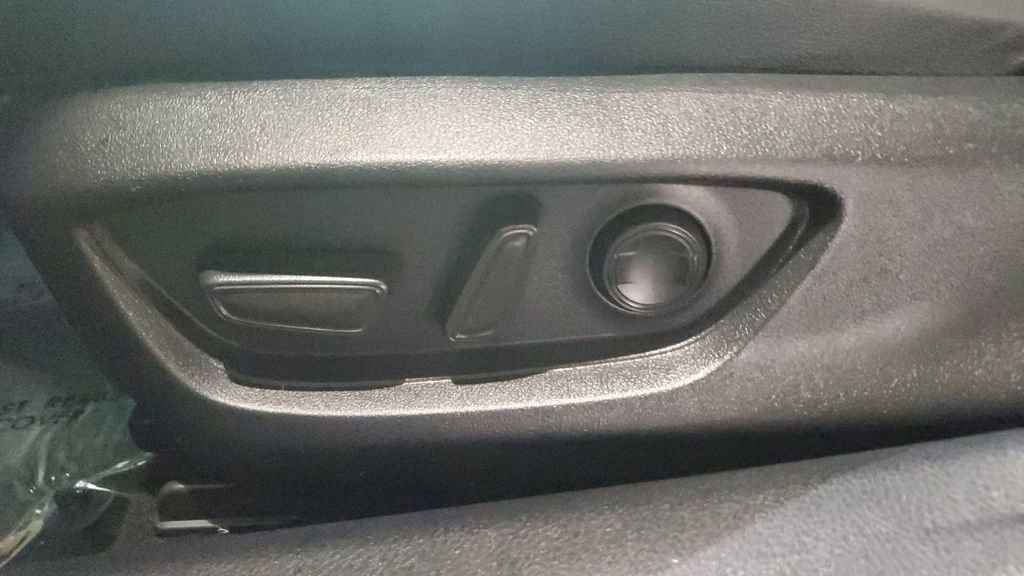 Used 2025 Toyota Camry XSE image 23