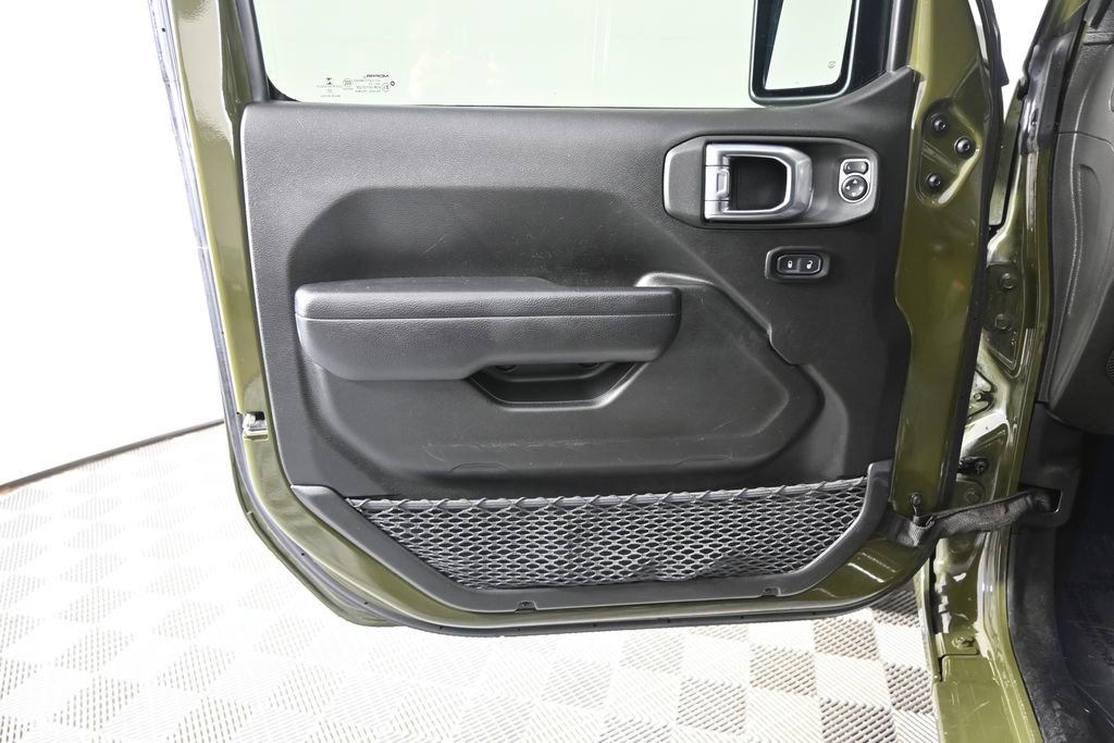 Used 2023 Jeep Gladiator Sport image 18