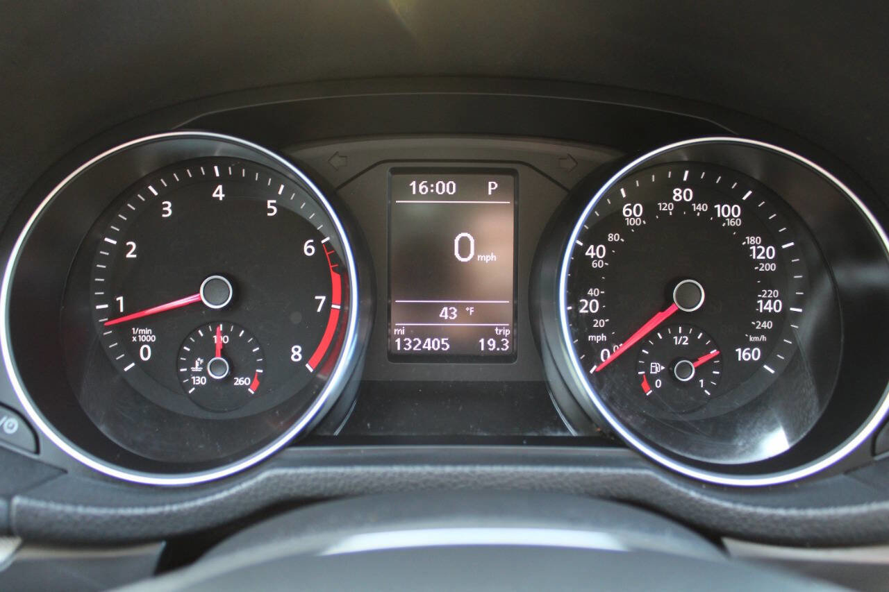 Used 2017 Volkswagen Passat 1.8T R-Line image 39