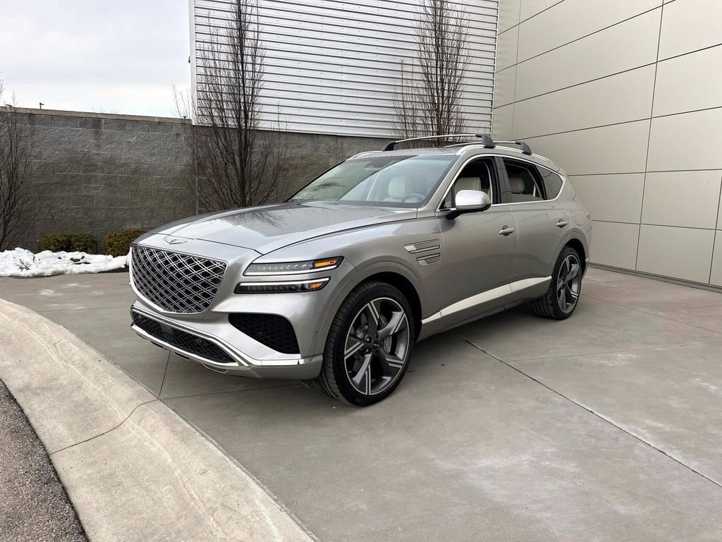 Used 2025 Genesis GV80 3.5T Prestige image 3