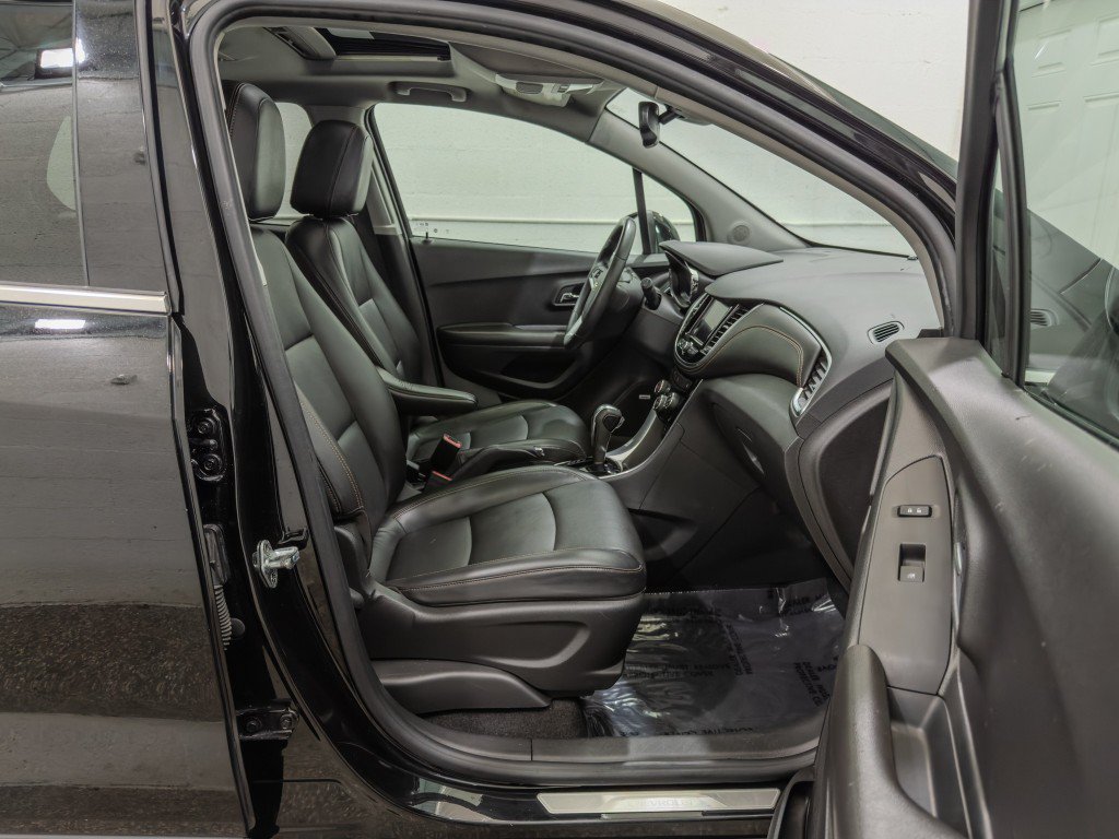 Used 2020 Chevrolet Trax Premier FWD image 21