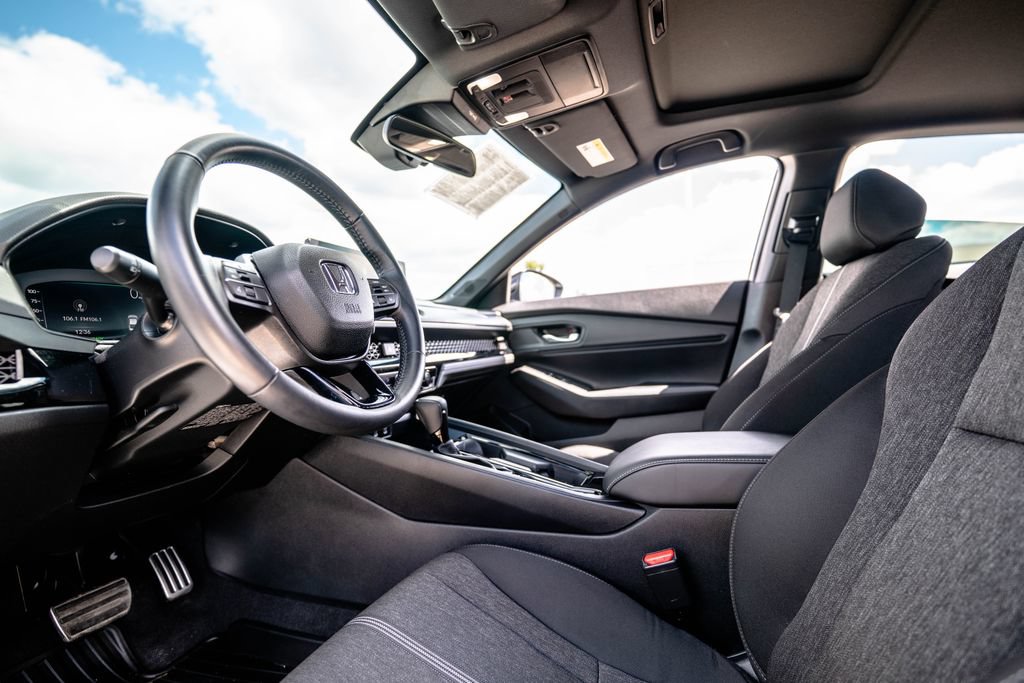 Used 2024 Honda Accord Sport image 4