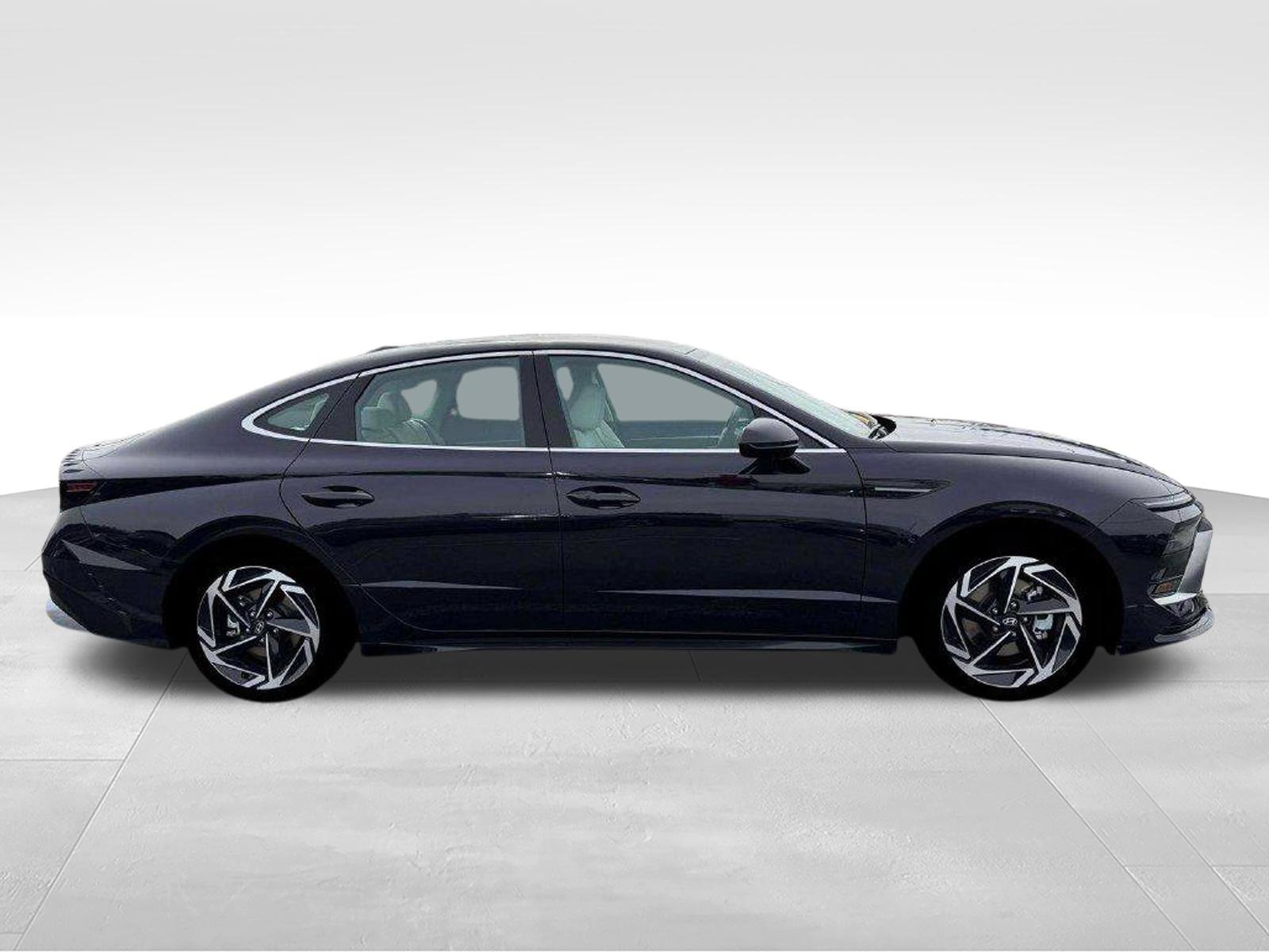 New 2026 Hyundai Sonata SEL AWD/4WD image 11