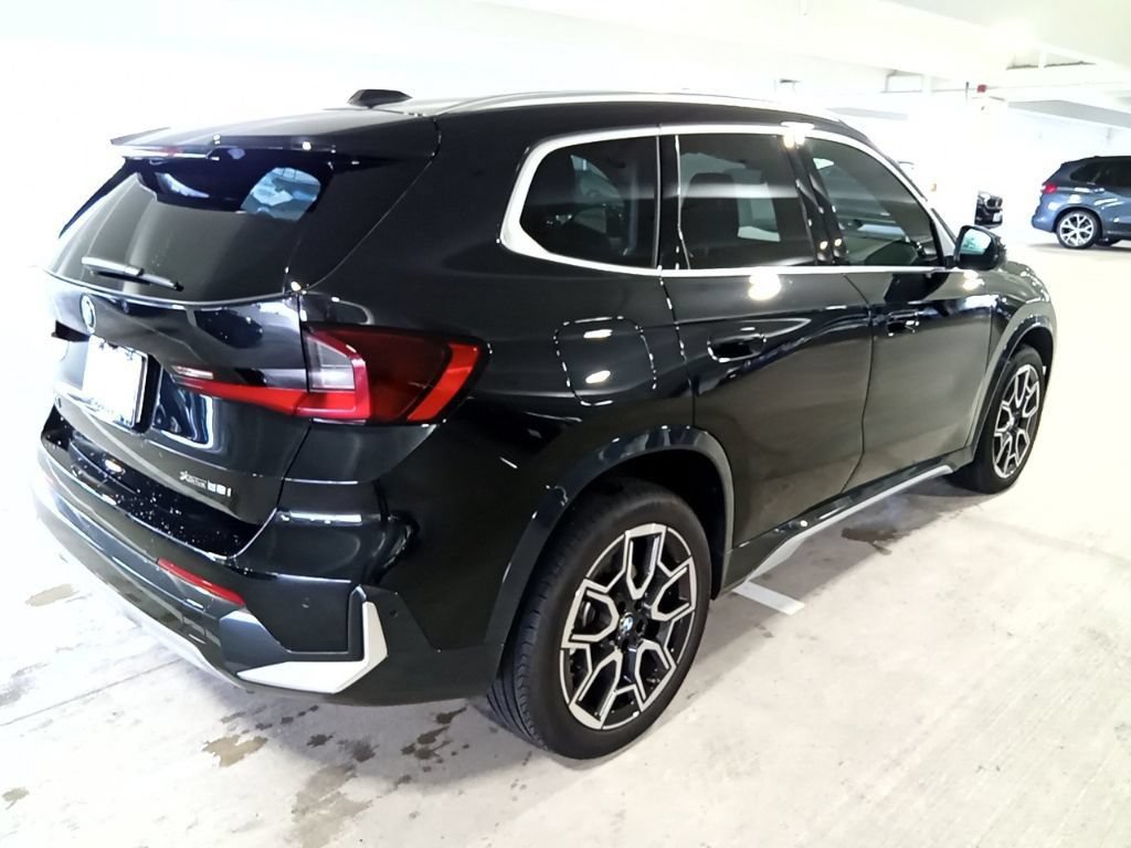 Used 2025 BMW X1 xDrive28i w/ Premium Package AWD/4WD image 5