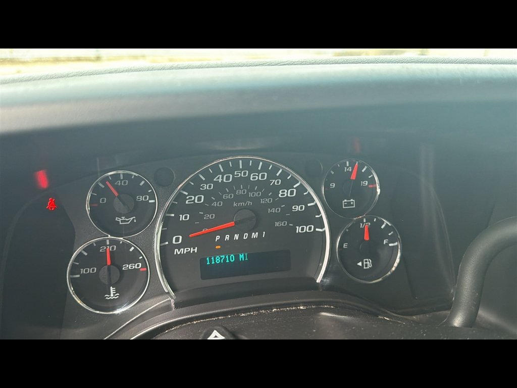 Used 2019 Chevrolet Express 2500 w/ Communications Package RWD image 13