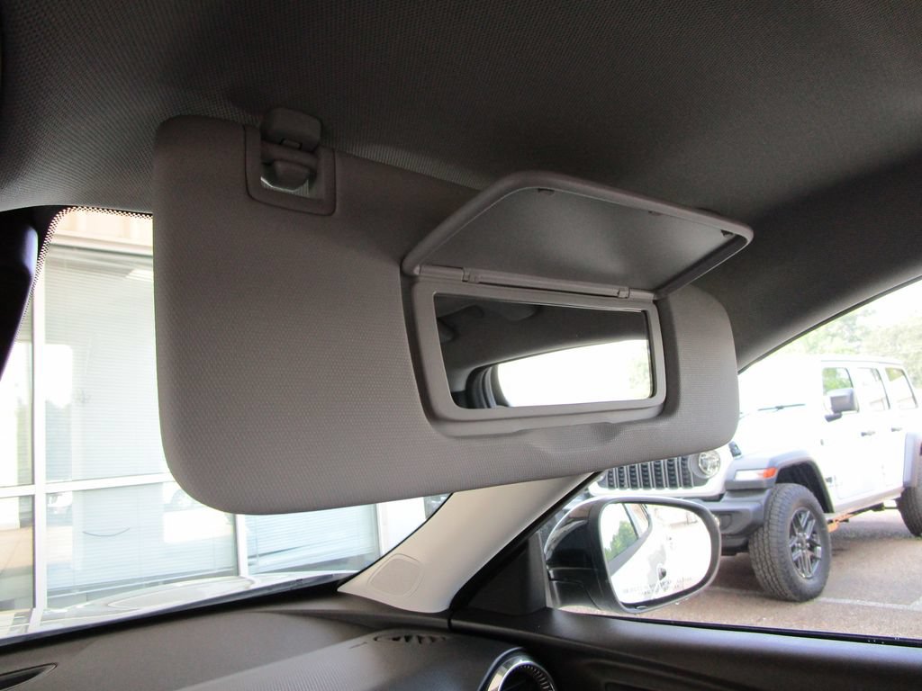 New 2026 Chevrolet Trax ACTIV w/ Driver Confidence Package FWD image 37