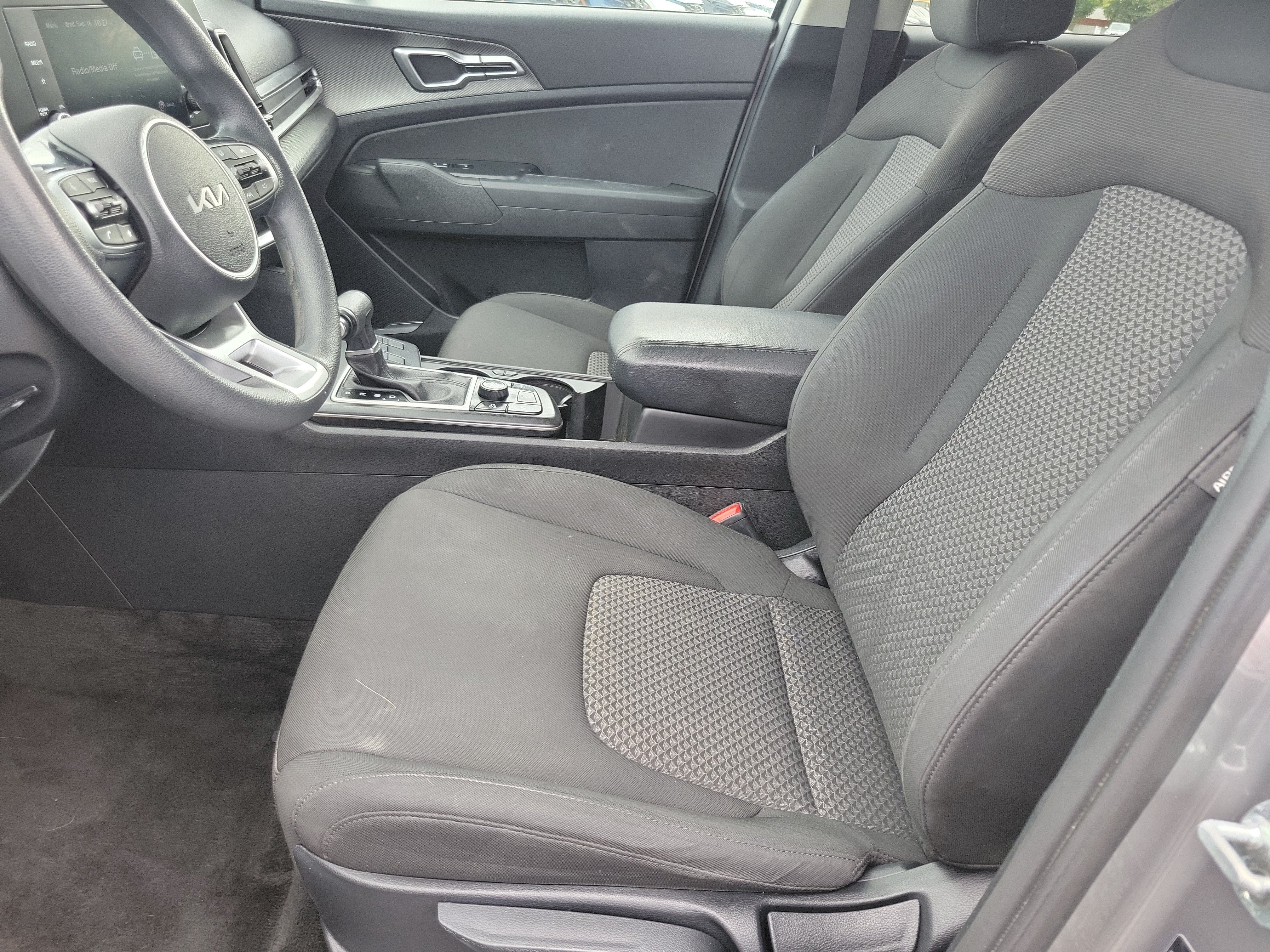 Used 2023 Kia Sportage LX FWD image 22