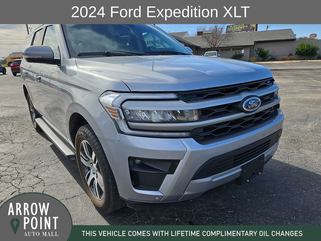 Used 2024 Ford Expedition XLT image 2