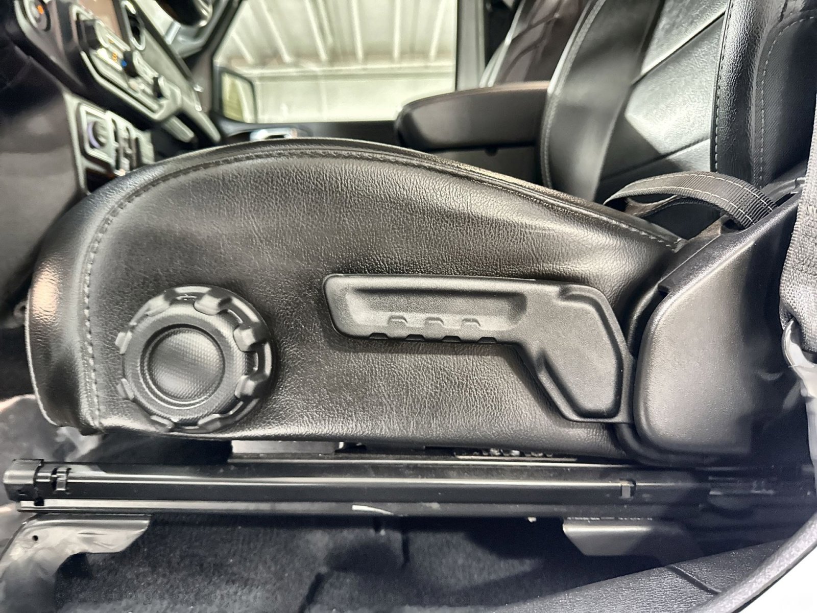 Used 2022 Jeep Gladiator Overland w/ Popular Equipment Package image 14