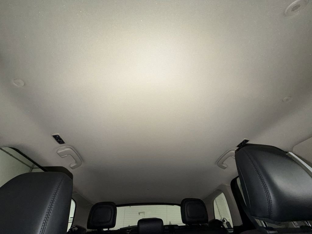 Used 2025 Lincoln Corsair AWD image 16