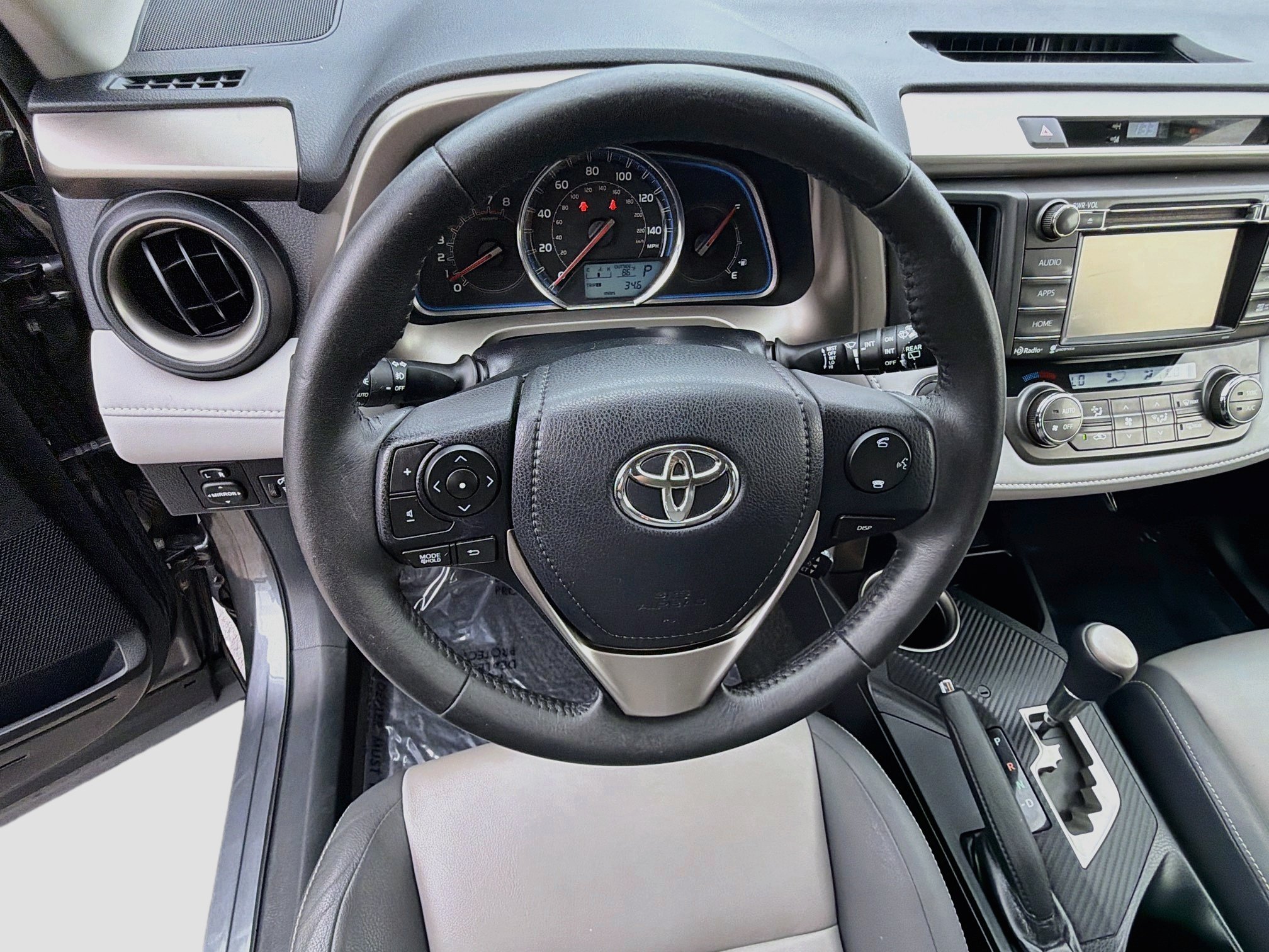 Used 2015 Toyota RAV4 Limited AWD/4WD image 38