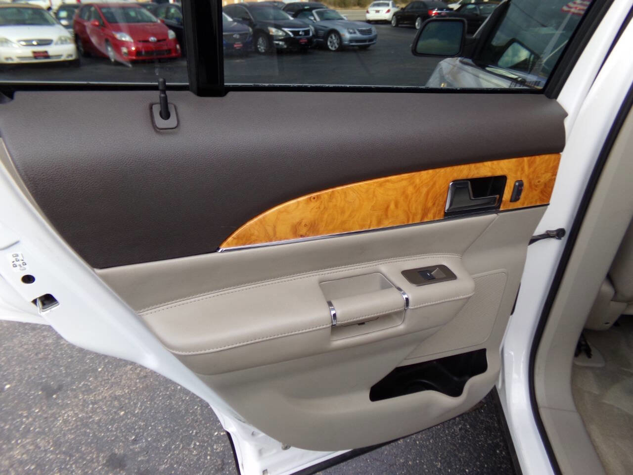 Used 2012 Lincoln MKX FWD image 15