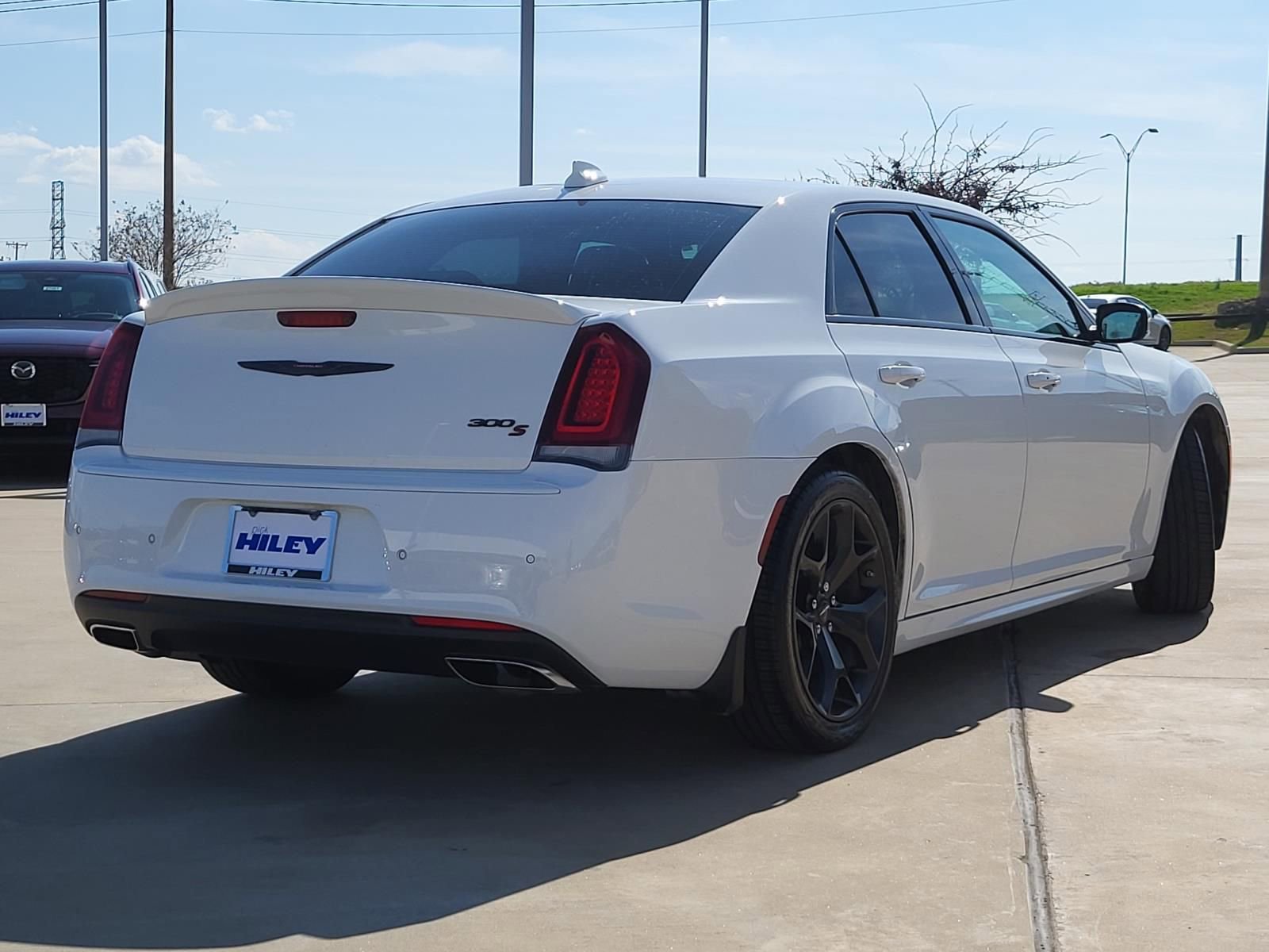Used 2022 Chrysler 300 S w/ Comfort Group image 4