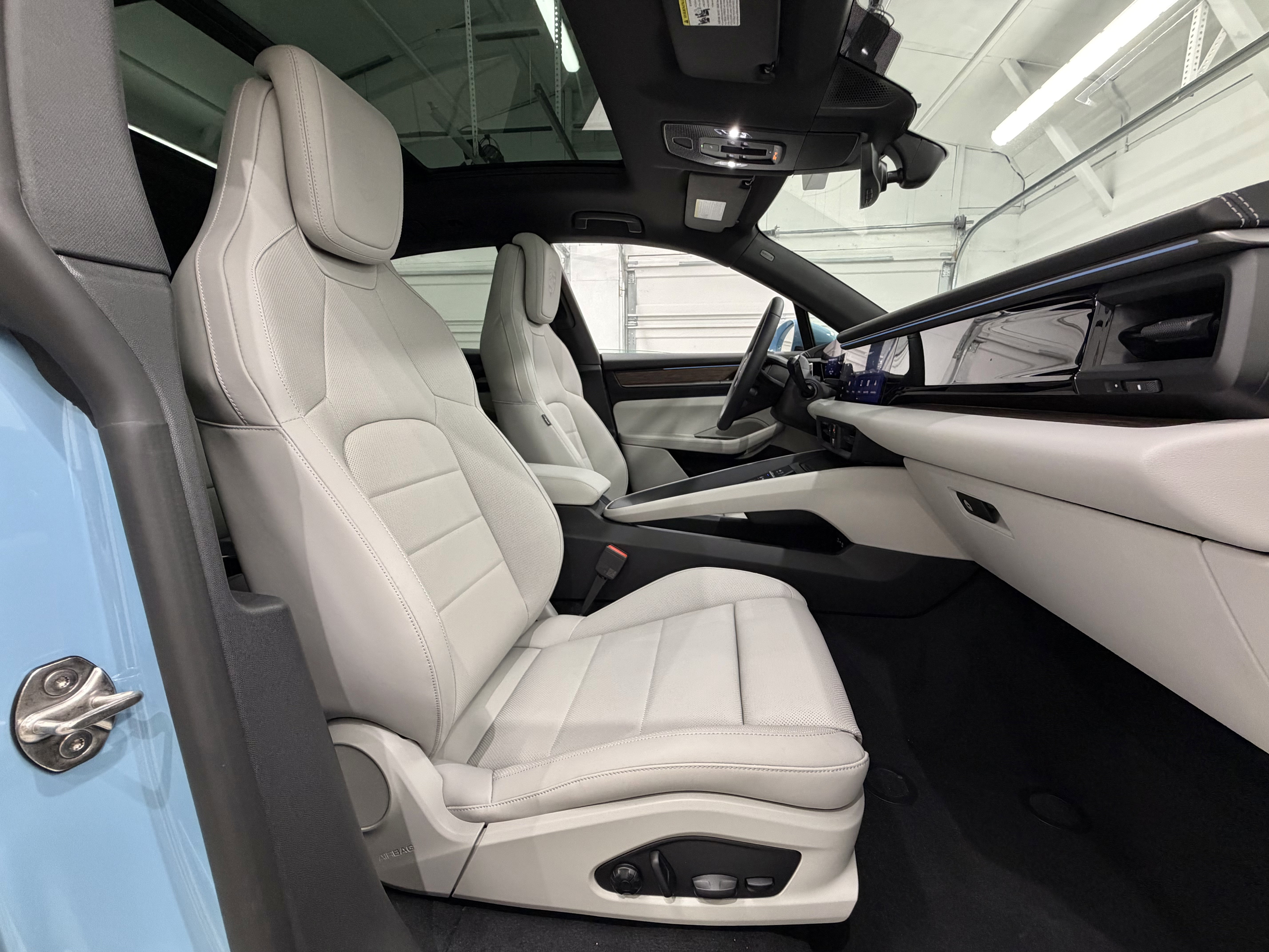 New 2026 Porsche Macan 4 Electric AWD/4WD image 23
