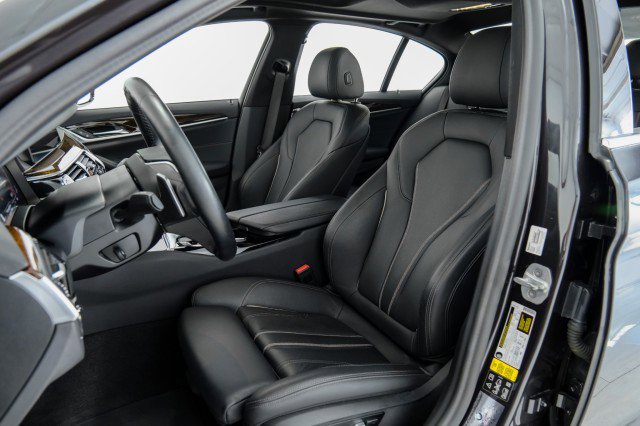 Used 2020 BMW 540i xDrive image 32